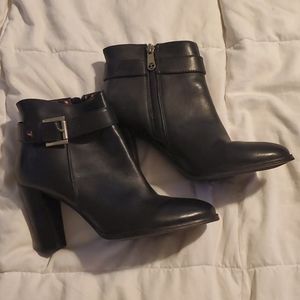 Tommy Hilfiger Black Ankle Boots 7.5 Side Zip